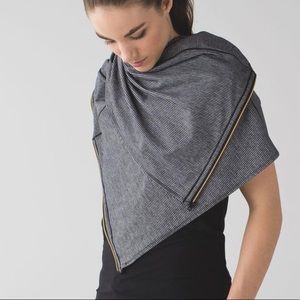 Lululemon Vinyasa Scarf - Stripped with Gold Zip